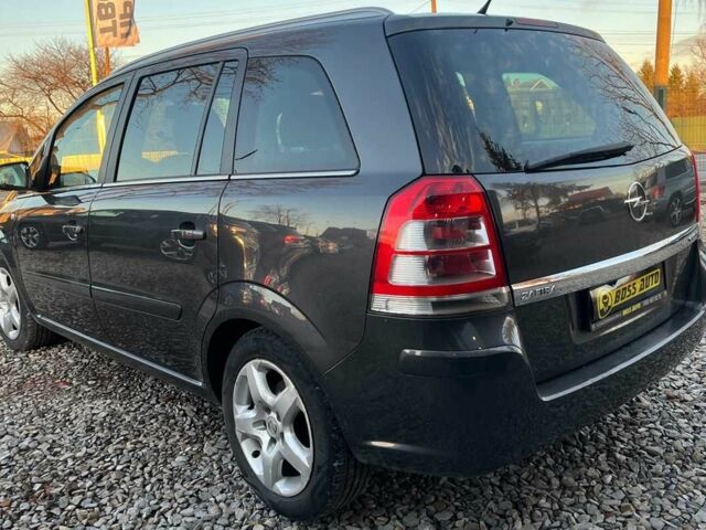 Черный Опель Зафира, объемом двигателя 1.7 л и пробегом 280 тыс. км за 7000 $, фото 4 на Automoto.ua