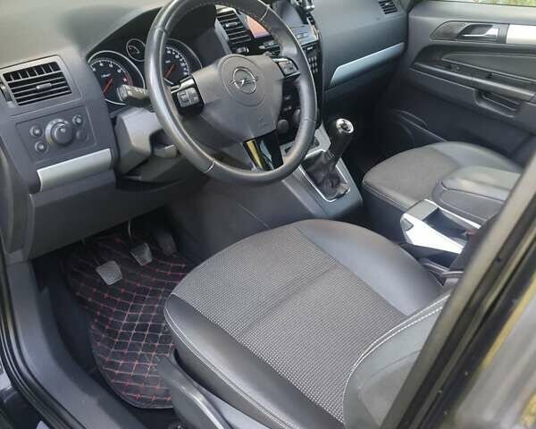 Чорний Опель Зафіра, об'ємом двигуна 1.8 л та пробігом 194 тис. км за 8850 $, фото 24 на Automoto.ua