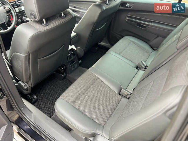 Черный Опель Зафира, объемом двигателя 1.9 л и пробегом 172 тыс. км за 8000 $, фото 21 на Automoto.ua