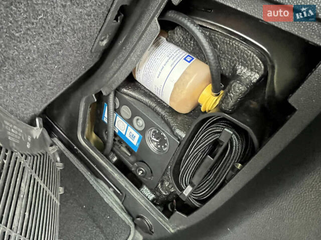 Черный Опель Зафира, объемом двигателя 1.7 л и пробегом 215 тыс. км за 6999 $, фото 22 на Automoto.ua