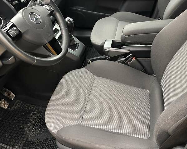 Опель Зафира 2010 в Збараже на Automoto.ua Черный Опель Зафира, объемом двигателя 1.6 л и пробегом 245 тыс. км за 6500 $, фото 4 на Automoto.ua