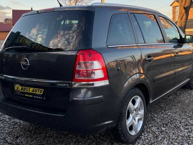 Черный Опель Зафира, объемом двигателя 1.7 л и пробегом 280 тыс. км за 7000 $, фото 6 на Automoto.ua