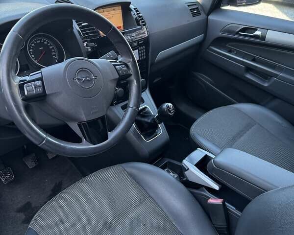 Опель Зафира 2010 в Стрые на Automoto.ua Черный Опель Зафира, объемом двигателя 1.7 л и пробегом 208 тыс. км за 7700 $, фото 8 на Automoto.ua