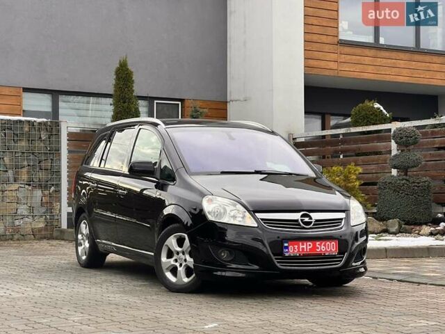 Черный Опель Зафира, объемом двигателя 1.9 л и пробегом 172 тыс. км за 8000 $, фото 3 на Automoto.ua