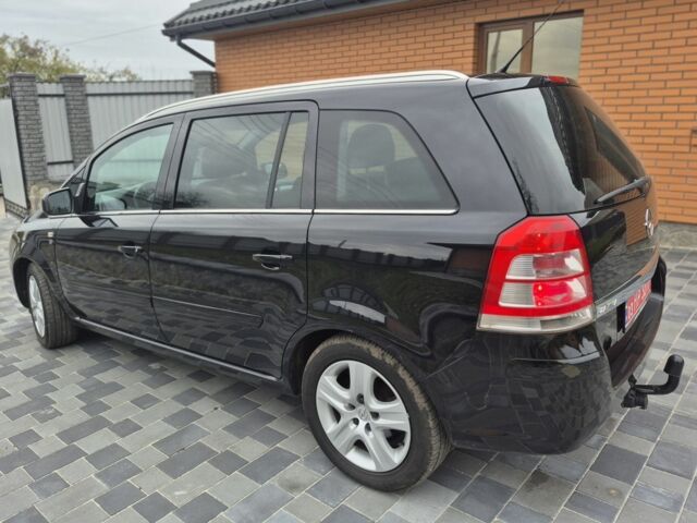 Черный Опель Зафира, объемом двигателя 1.8 л и пробегом 201 тыс. км за 6950 $, фото 5 на Automoto.ua