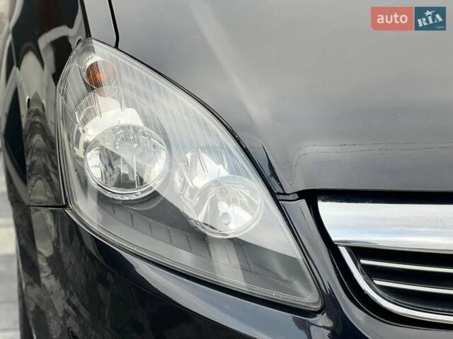 Черный Опель Зафира, объемом двигателя 1.6 л и пробегом 221 тыс. км за 7399 $, фото 18 на Automoto.ua