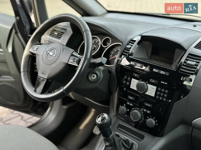 Чорний Опель Зафіра, об'ємом двигуна 1.8 л та пробігом 210 тис. км за 8199 $, фото 87 на Automoto.ua