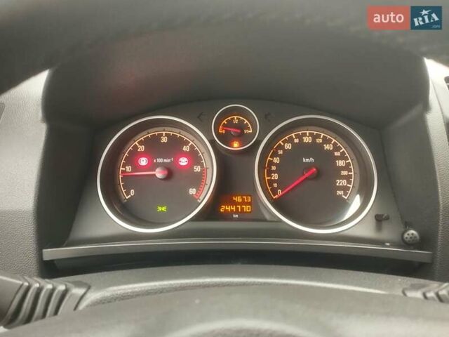 Черный Опель Зафира, объемом двигателя 1.7 л и пробегом 244 тыс. км за 7650 $, фото 25 на Automoto.ua