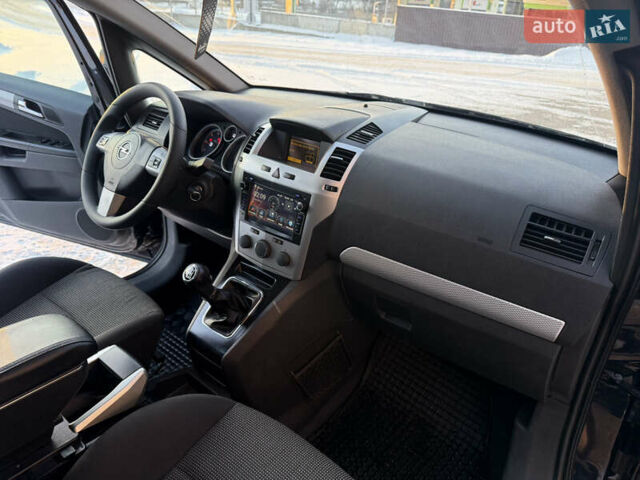 Черный Опель Зафира, объемом двигателя 1.7 л и пробегом 281 тыс. км за 6999 $, фото 35 на Automoto.ua