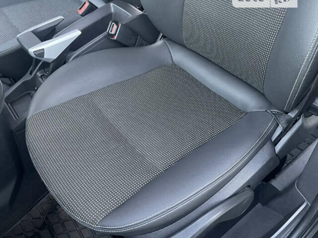 Черный Опель Зафира, объемом двигателя 1.69 л и пробегом 264 тыс. км за 7300 $, фото 10 на Automoto.ua