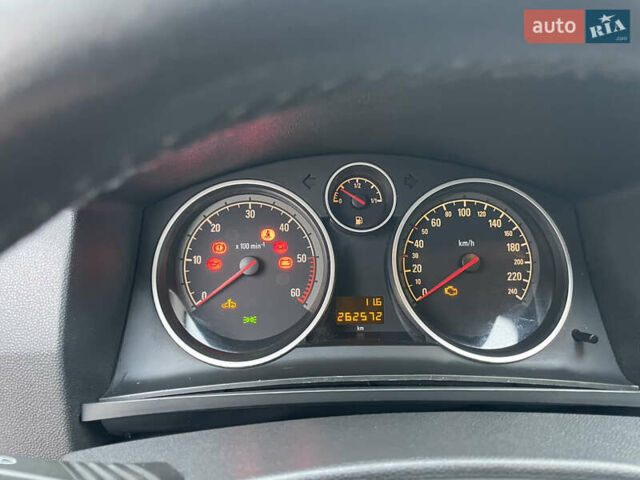 Черный Опель Зафира, объемом двигателя 1.7 л и пробегом 260 тыс. км за 6999 $, фото 27 на Automoto.ua