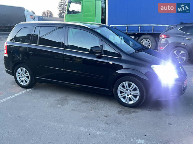 Черный Опель Зафира, объемом двигателя 1.7 л и пробегом 206 тыс. км за 8300 $, фото 5 на Automoto.ua