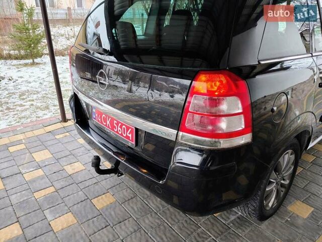 Черный Опель Зафира, объемом двигателя 1.6 л и пробегом 245 тыс. км за 5800 $, фото 22 на Automoto.ua