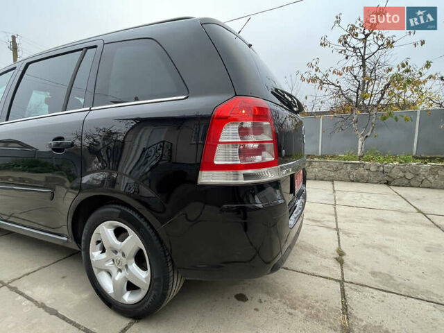 Черный Опель Зафира, объемом двигателя 1.7 л и пробегом 260 тыс. км за 6999 $, фото 15 на Automoto.ua