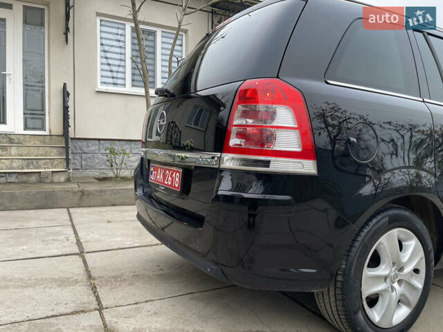 Черный Опель Зафира, объемом двигателя 1.7 л и пробегом 260 тыс. км за 6999 $, фото 10 на Automoto.ua