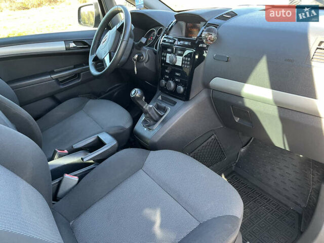 Чорний Опель Зафіра, об'ємом двигуна 1.7 л та пробігом 270 тис. км за 7550 $, фото 9 на Automoto.ua