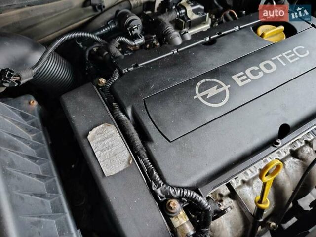 Черный Опель Зафира, объемом двигателя 1.6 л и пробегом 245 тыс. км за 5800 $, фото 80 на Automoto.ua