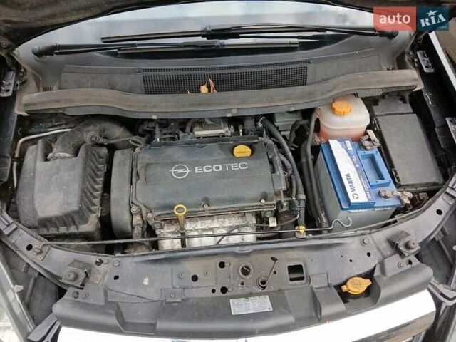 Чорний Опель Зафіра, об'ємом двигуна 1.8 л та пробігом 239 тис. км за 7995 $, фото 5 на Automoto.ua