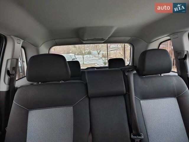 Черный Опель Зафира, объемом двигателя 1.6 л и пробегом 245 тыс. км за 5800 $, фото 61 на Automoto.ua