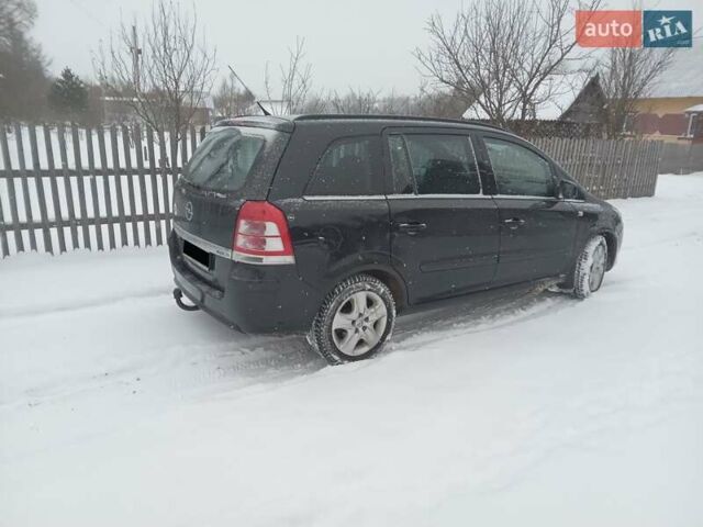Черный Опель Зафира, объемом двигателя 1.7 л и пробегом 278 тыс. км за 8000 $, фото 6 на Automoto.ua