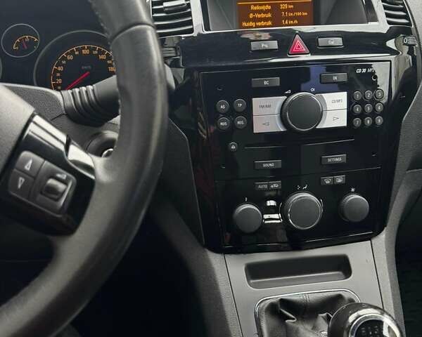 Черный Опель Зафира, объемом двигателя 1.7 л и пробегом 262 тыс. км за 6900 $, фото 5 на Automoto.ua