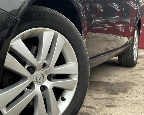 Чорний Опель Зафіра, об'ємом двигуна 1.8 л та пробігом 166 тис. км за 7900 $, фото 5 на Automoto.ua