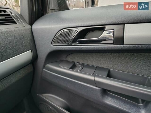 Черный Опель Зафира, объемом двигателя 1.6 л и пробегом 245 тыс. км за 5800 $, фото 73 на Automoto.ua