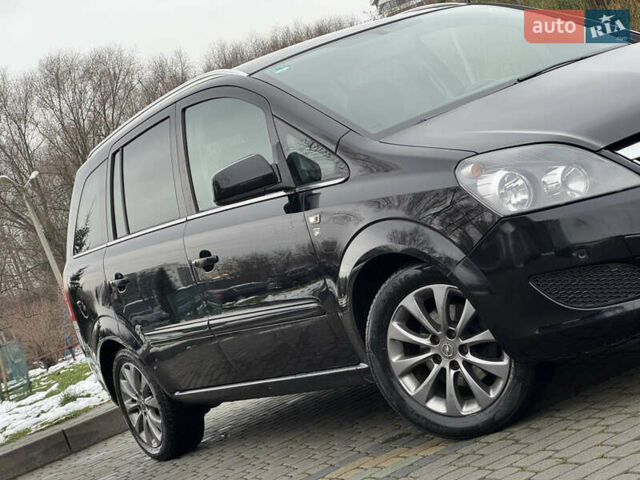 Черный Опель Зафира, объемом двигателя 1.8 л и пробегом 247 тыс. км за 7599 $, фото 12 на Automoto.ua