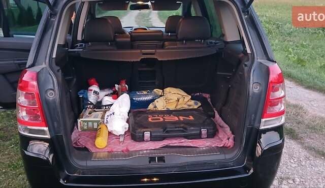 Чорний Опель Зафіра, об'ємом двигуна 1.7 л та пробігом 215 тис. км за 7500 $, фото 12 на Automoto.ua