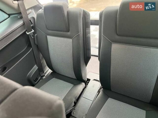 Черный Опель Зафира, объемом двигателя 1.6 л и пробегом 221 тыс. км за 7399 $, фото 55 на Automoto.ua