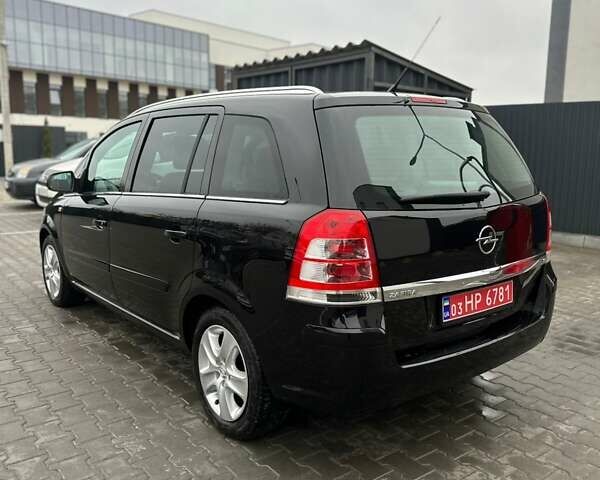 Черный Опель Зафира, объемом двигателя 1.6 л и пробегом 177 тыс. км за 7600 $, фото 7 на Automoto.ua