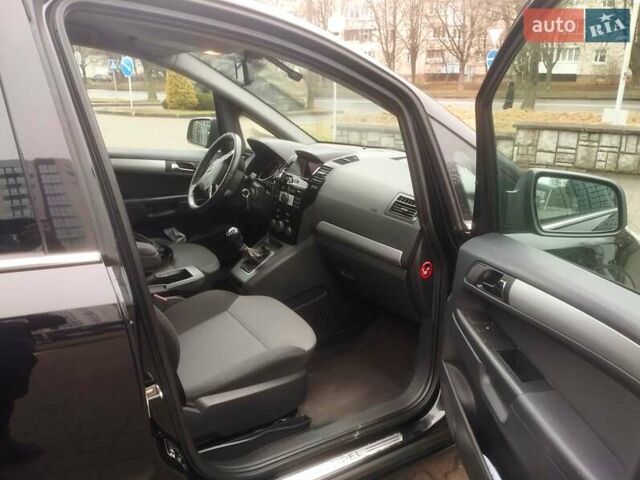 Черный Опель Зафира, объемом двигателя 1.7 л и пробегом 244 тыс. км за 7650 $, фото 28 на Automoto.ua