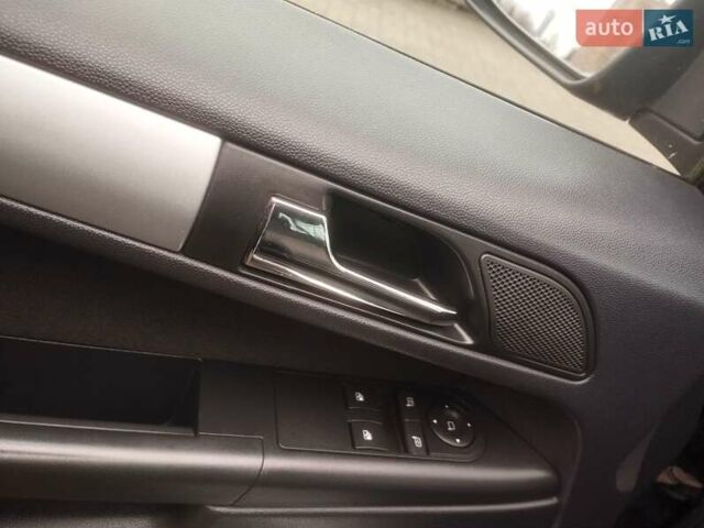 Черный Опель Зафира, объемом двигателя 1.7 л и пробегом 244 тыс. км за 7650 $, фото 32 на Automoto.ua