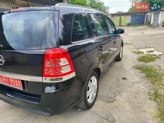 Черный Опель Зафира, объемом двигателя 1.6 л и пробегом 176 тыс. км за 8600 $, фото 13 на Automoto.ua