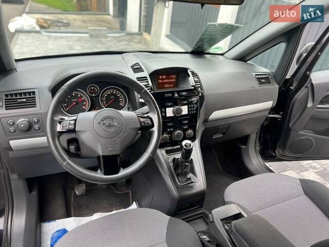 Черный Опель Зафира, объемом двигателя 1.6 л и пробегом 221 тыс. км за 7399 $, фото 40 на Automoto.ua