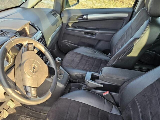 Чорний Опель Зафіра, об'ємом двигуна 1.7 л та пробігом 205 тис. км за 6700 $, фото 7 на Automoto.ua