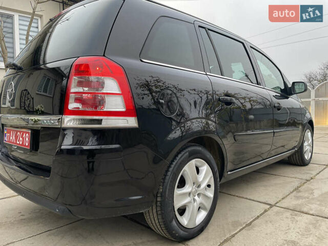 Черный Опель Зафира, объемом двигателя 1.7 л и пробегом 260 тыс. км за 6999 $, фото 19 на Automoto.ua