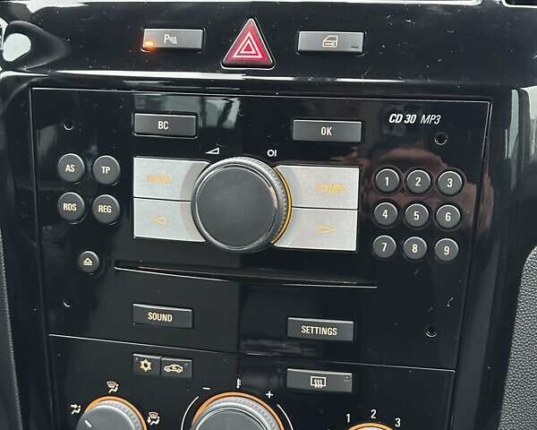 Чорний Опель Зафіра, об'ємом двигуна 1.8 л та пробігом 166 тис. км за 7900 $, фото 16 на Automoto.ua