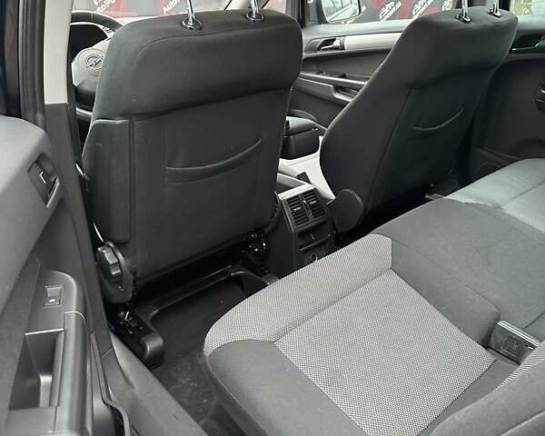 Чорний Опель Зафіра, об'ємом двигуна 1.8 л та пробігом 166 тис. км за 7900 $, фото 13 на Automoto.ua