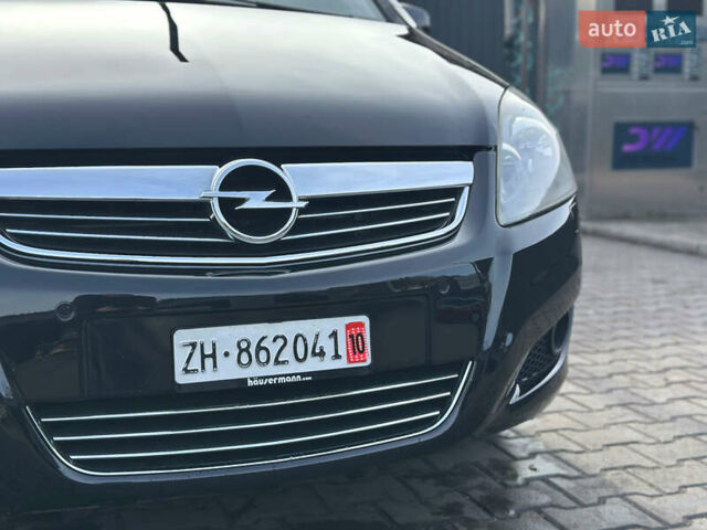 Чорний Опель Зафіра, об'ємом двигуна 1.8 л та пробігом 210 тис. км за 8199 $, фото 5 на Automoto.ua