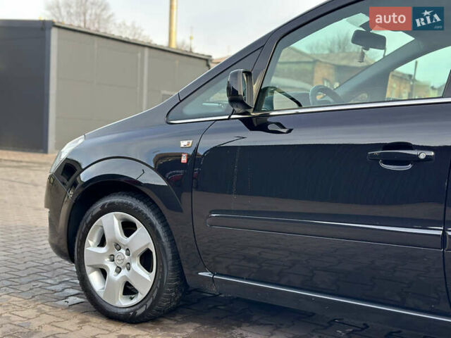 Чорний Опель Зафіра, об'ємом двигуна 1.8 л та пробігом 210 тис. км за 8199 $, фото 29 на Automoto.ua