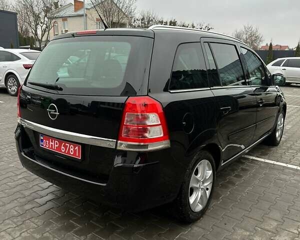 Черный Опель Зафира, объемом двигателя 1.6 л и пробегом 177 тыс. км за 7600 $, фото 6 на Automoto.ua