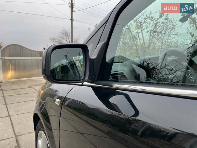 Черный Опель Зафира, объемом двигателя 1.7 л и пробегом 260 тыс. км за 6999 $, фото 23 на Automoto.ua