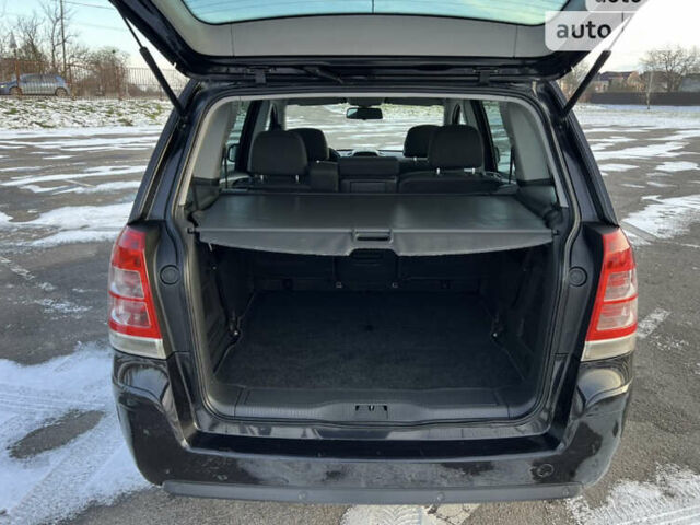 Черный Опель Зафира, объемом двигателя 1.69 л и пробегом 264 тыс. км за 7300 $, фото 7 на Automoto.ua