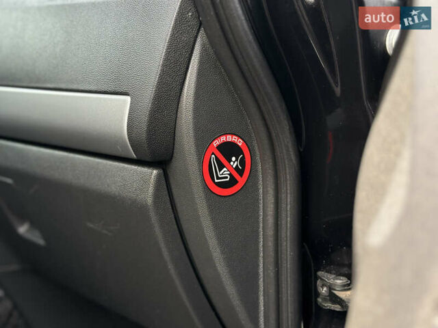 Чорний Опель Зафіра, об'ємом двигуна 1.8 л та пробігом 210 тис. км за 8199 $, фото 98 на Automoto.ua