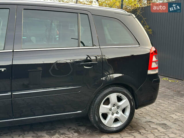 Чорний Опель Зафіра, об'ємом двигуна 1.8 л та пробігом 210 тис. км за 8199 $, фото 28 на Automoto.ua