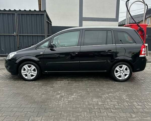 Черный Опель Зафира, объемом двигателя 1.6 л и пробегом 177 тыс. км за 7600 $, фото 4 на Automoto.ua