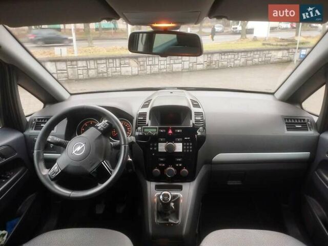 Черный Опель Зафира, объемом двигателя 1.7 л и пробегом 244 тыс. км за 7650 $, фото 26 на Automoto.ua