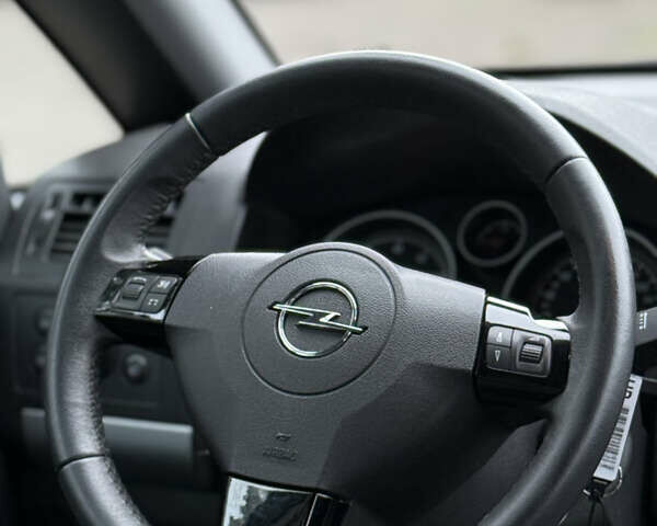 Черный Опель Зафира, объемом двигателя 1.6 л и пробегом 177 тыс. км за 7700 $, фото 27 на Automoto.ua