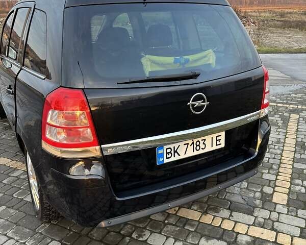 Черный Опель Зафира, объемом двигателя 1.7 л и пробегом 271 тыс. км за 7400 $, фото 18 на Automoto.ua